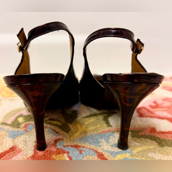 STUART WEITZMAN Vintage Black & Tortoise Patent Pointed Toe Slingback Heels - 11 - Picture 12 of 16